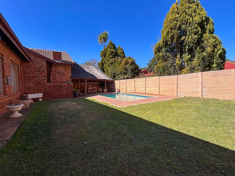 3 Bedroom Property for Sale in Kannoniers Park North West